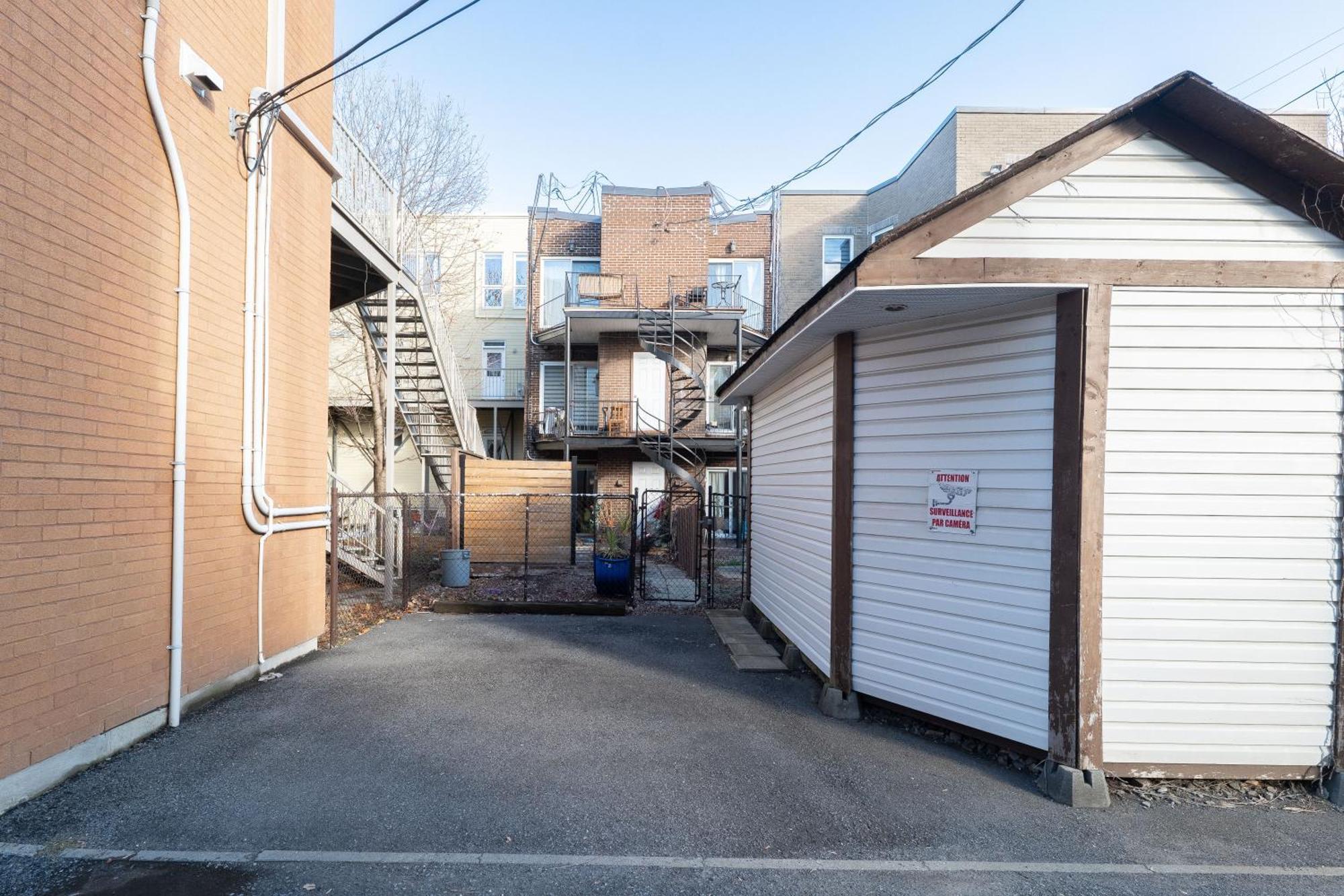 Chez Sarah: Montreal Themed Cozy Loft Apartment Exterior photo