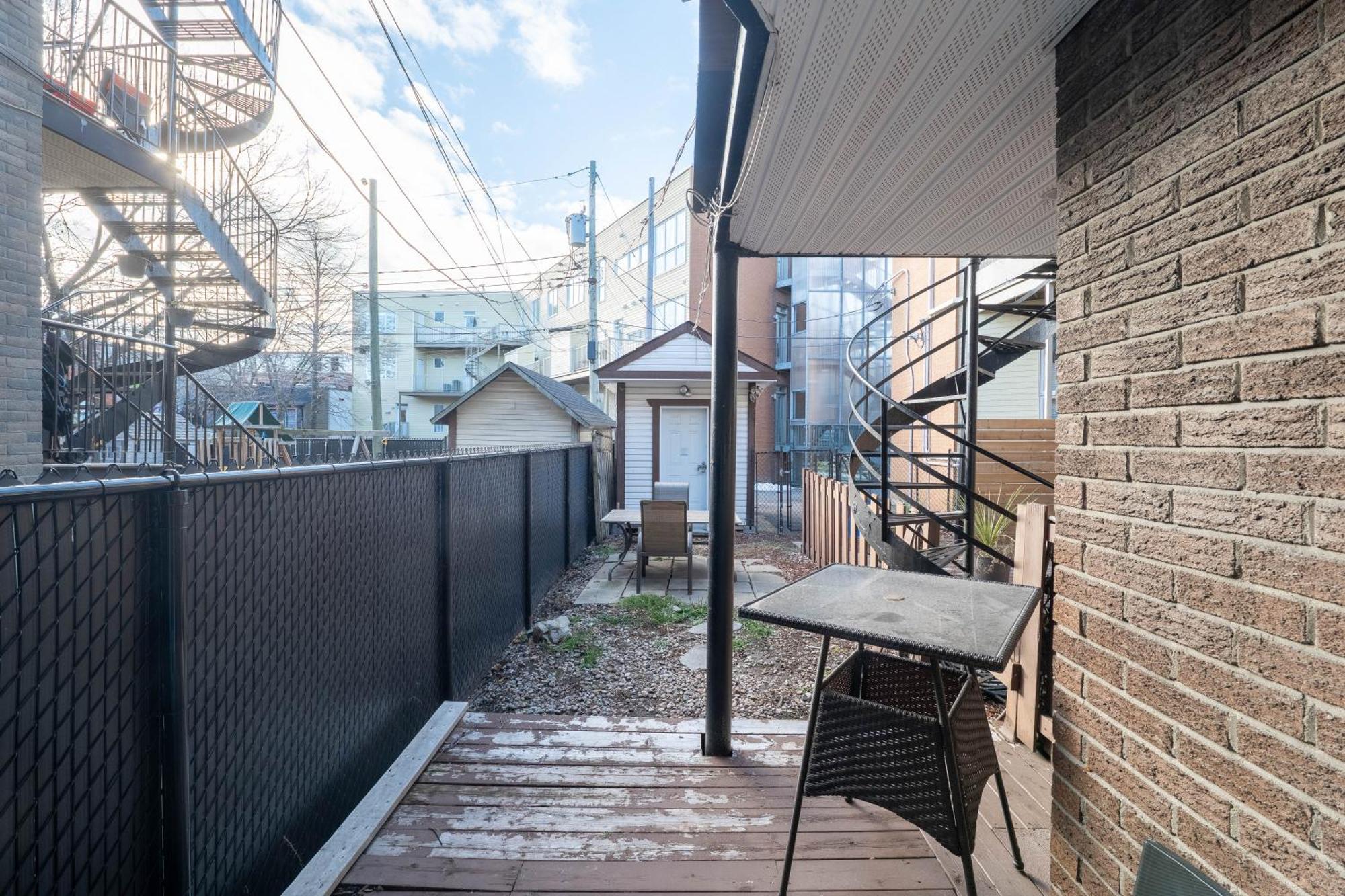 Chez Sarah: Montreal Themed Cozy Loft Apartment Exterior photo